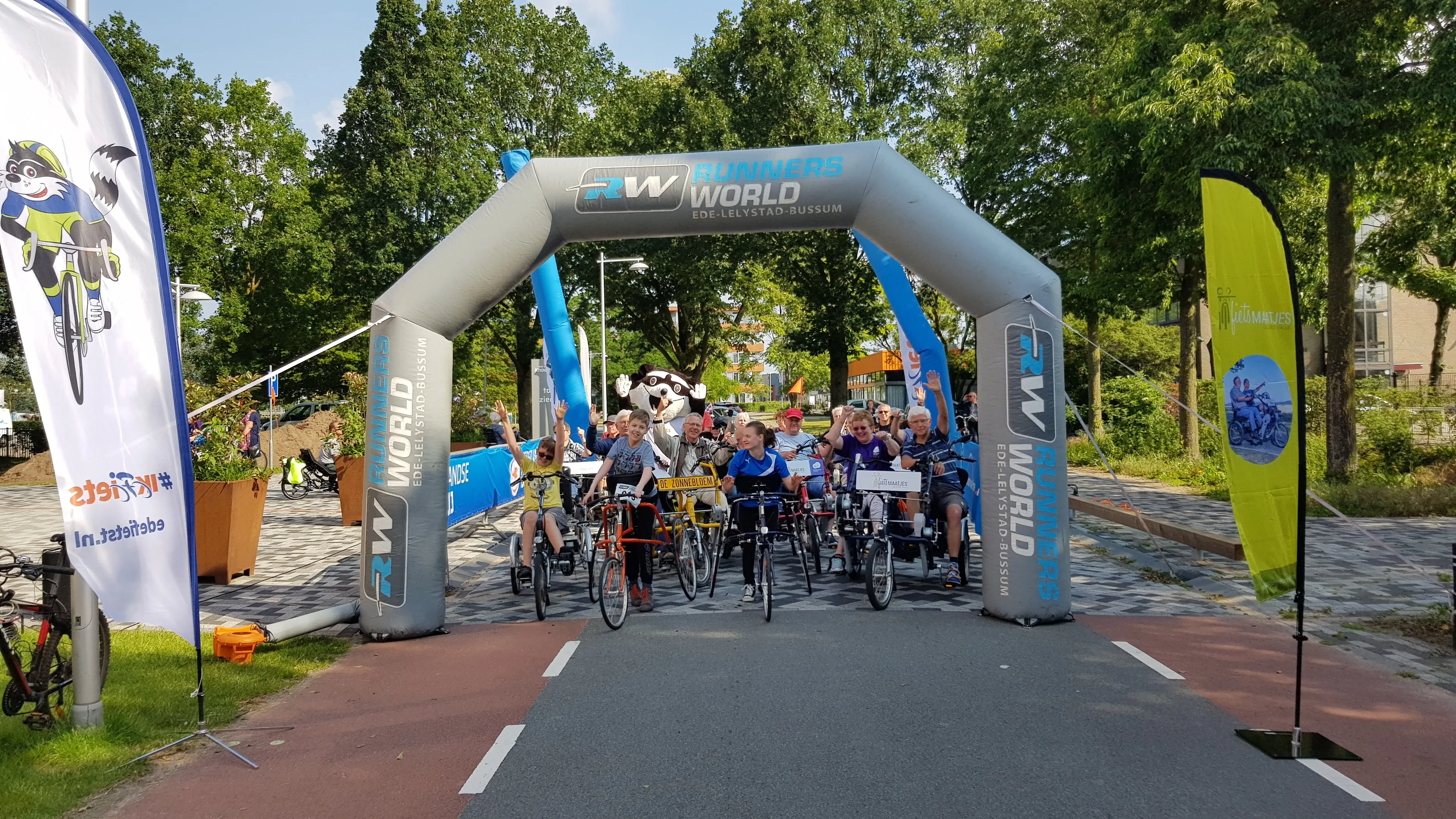 persfoto toetocht aangepast fietsen