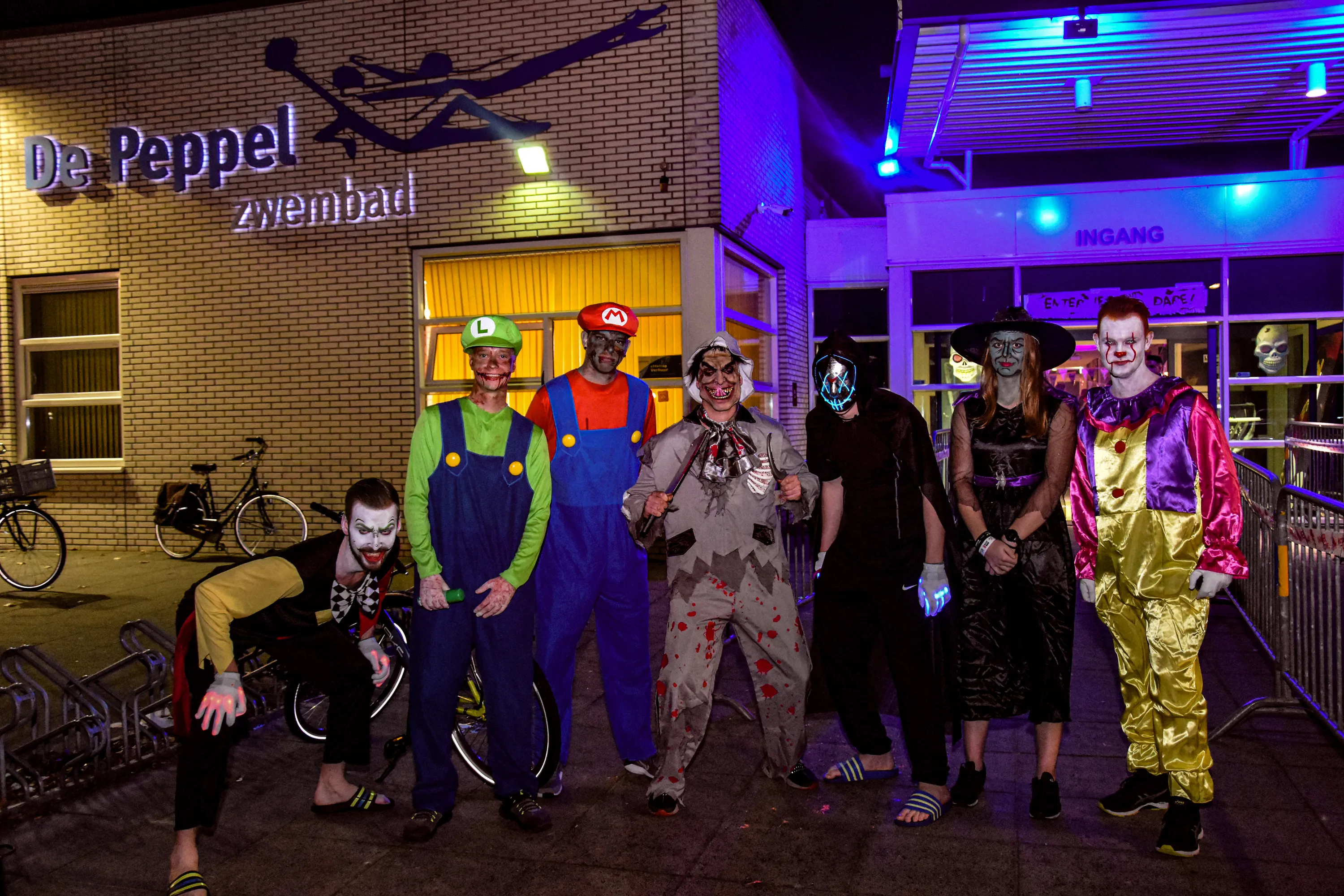 221013spookzwemmen zwembad de peppel