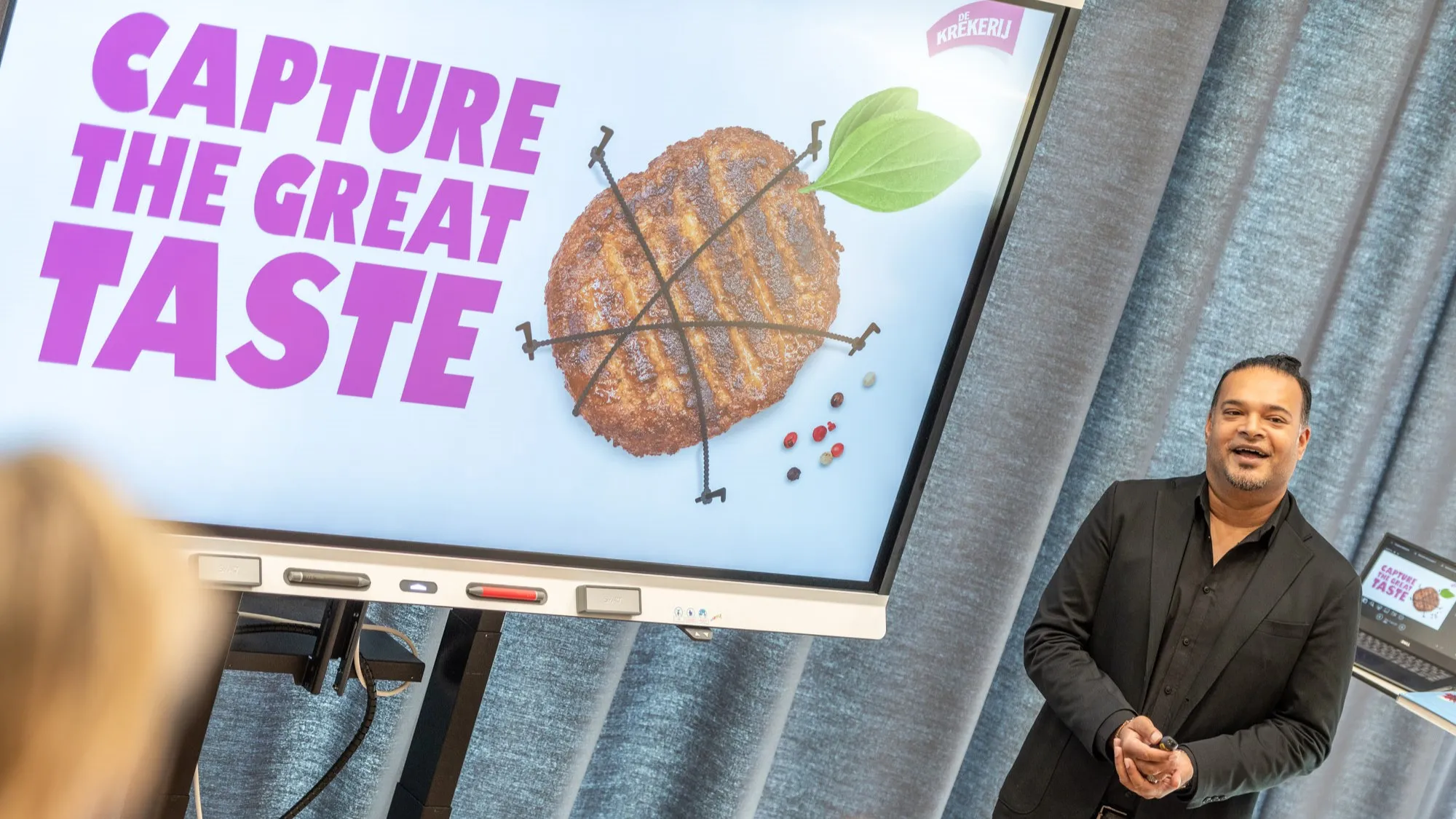 4427 a2a009610ea1a3944f560e95d8ed330b