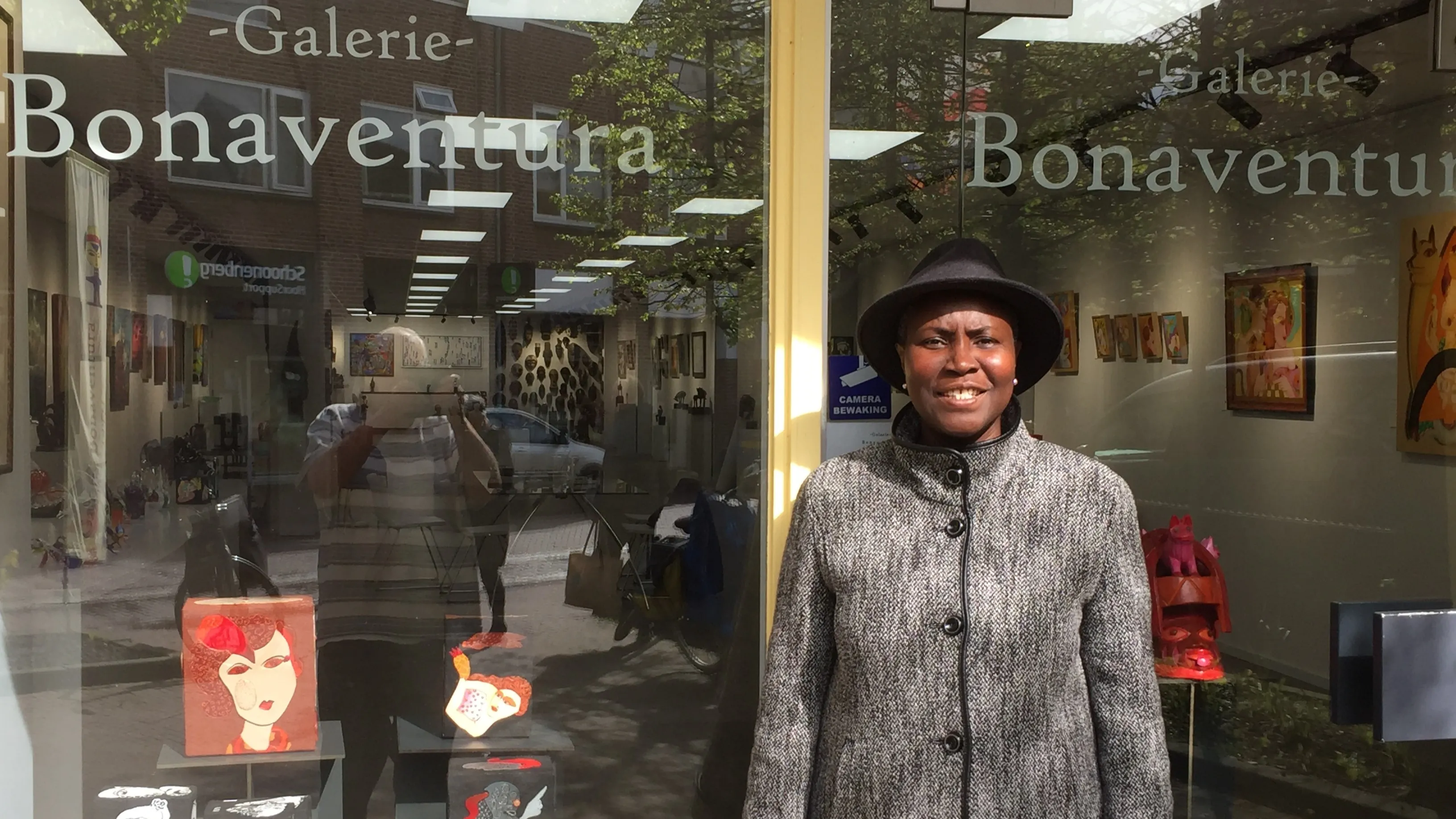 benedicta van wijk akpaca voor haar galerie in bennekom rene hazeleger