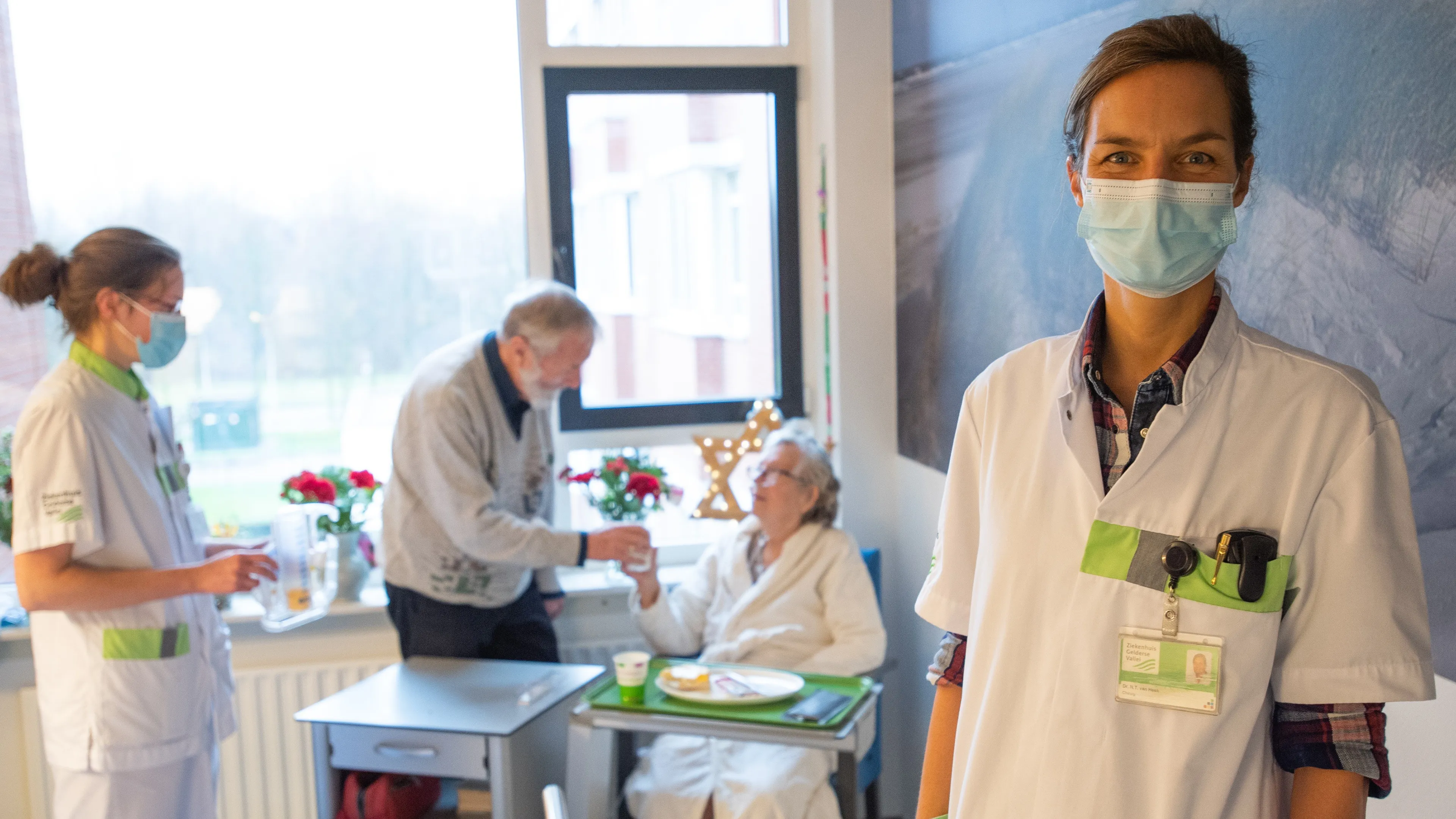 chirurg dr tjarda van heek en oncologieverpleegkundige nella verschuur