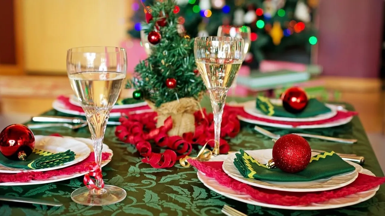 christmas table 1909797 1280