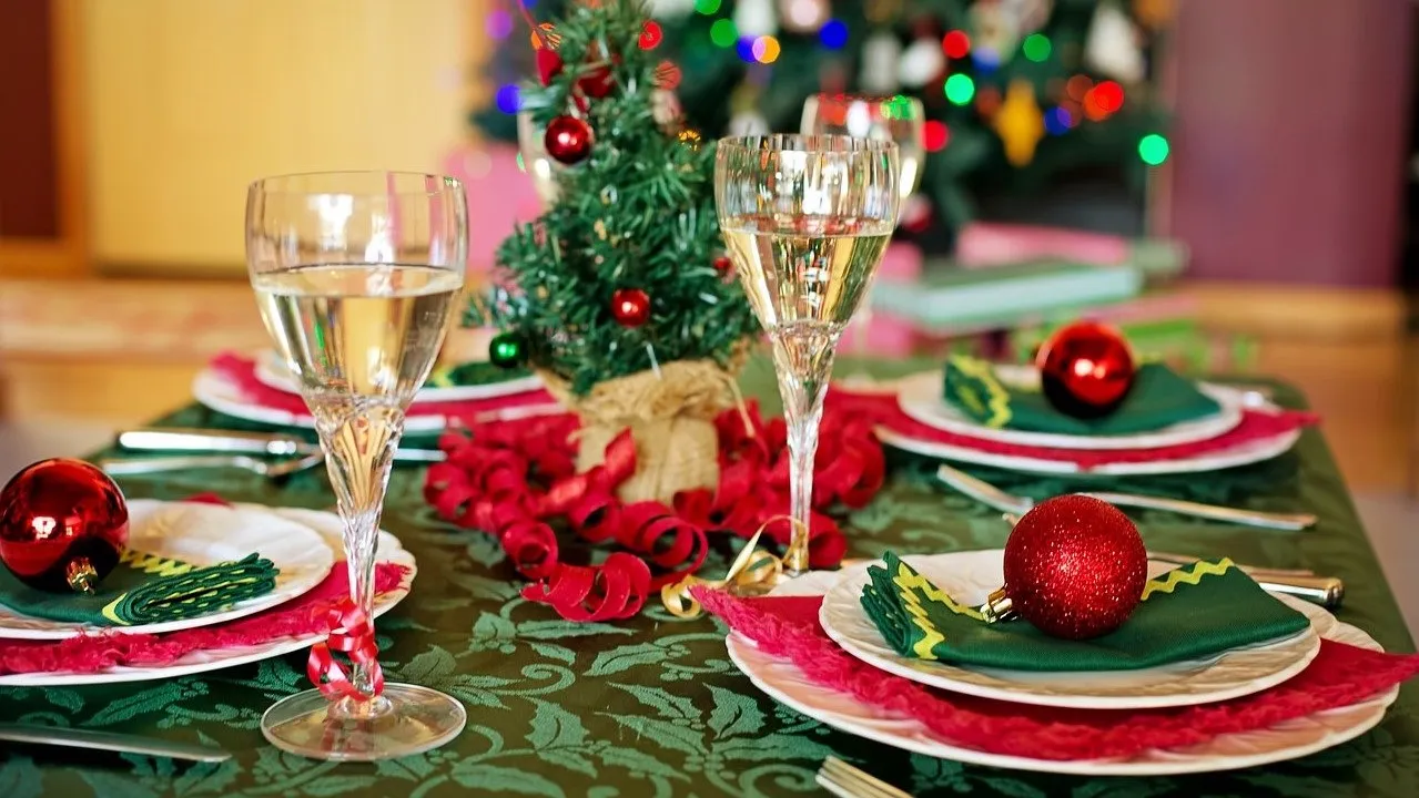 christmas table 1909797 1280