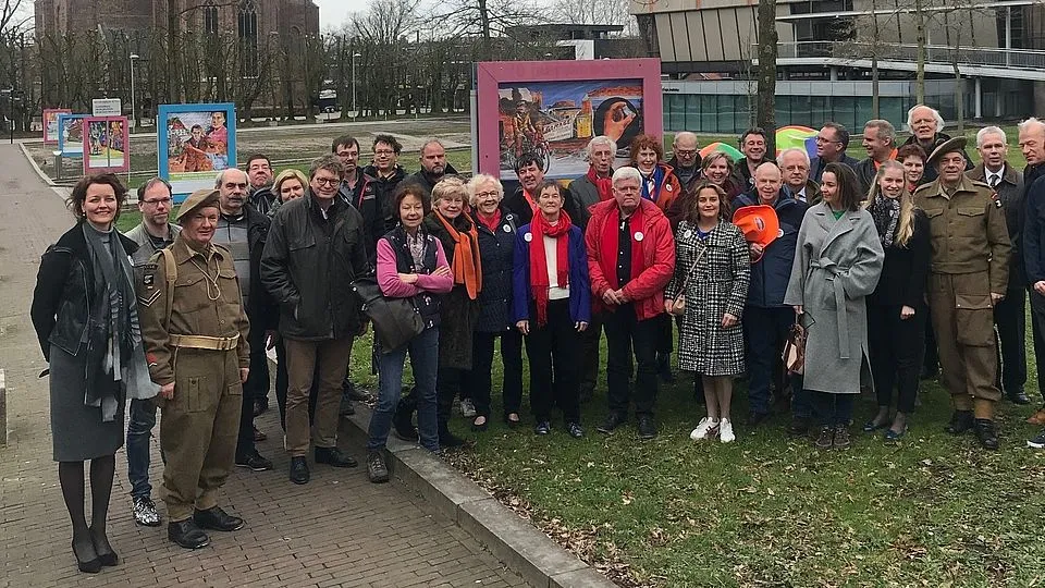 csm pb024 75 jaar vrijheid ede groepsfoto def1 d0aae3d175