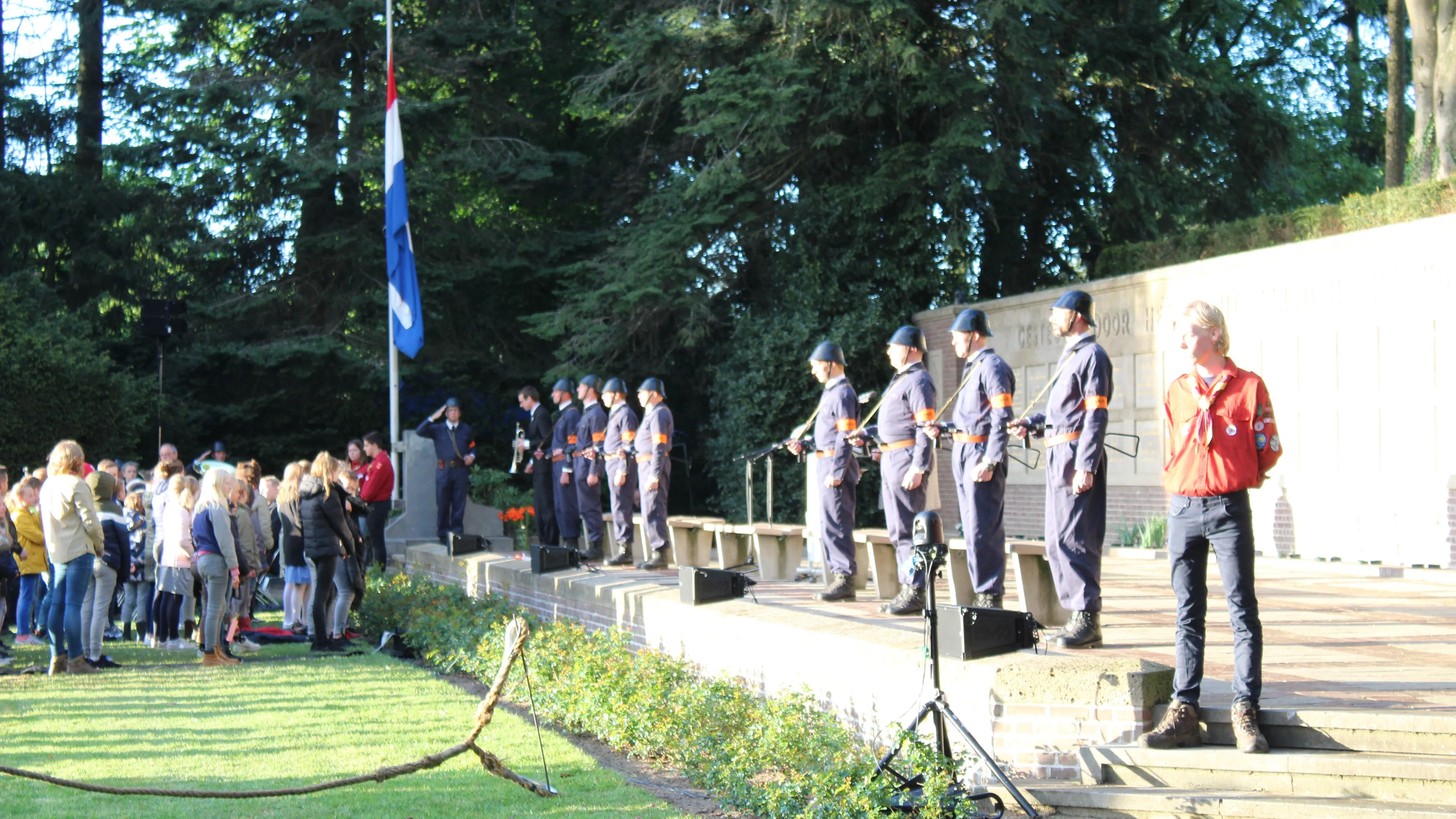 dodenherdenking 4 mei 2019 bij erebegraafplaats het mausoleum in ede