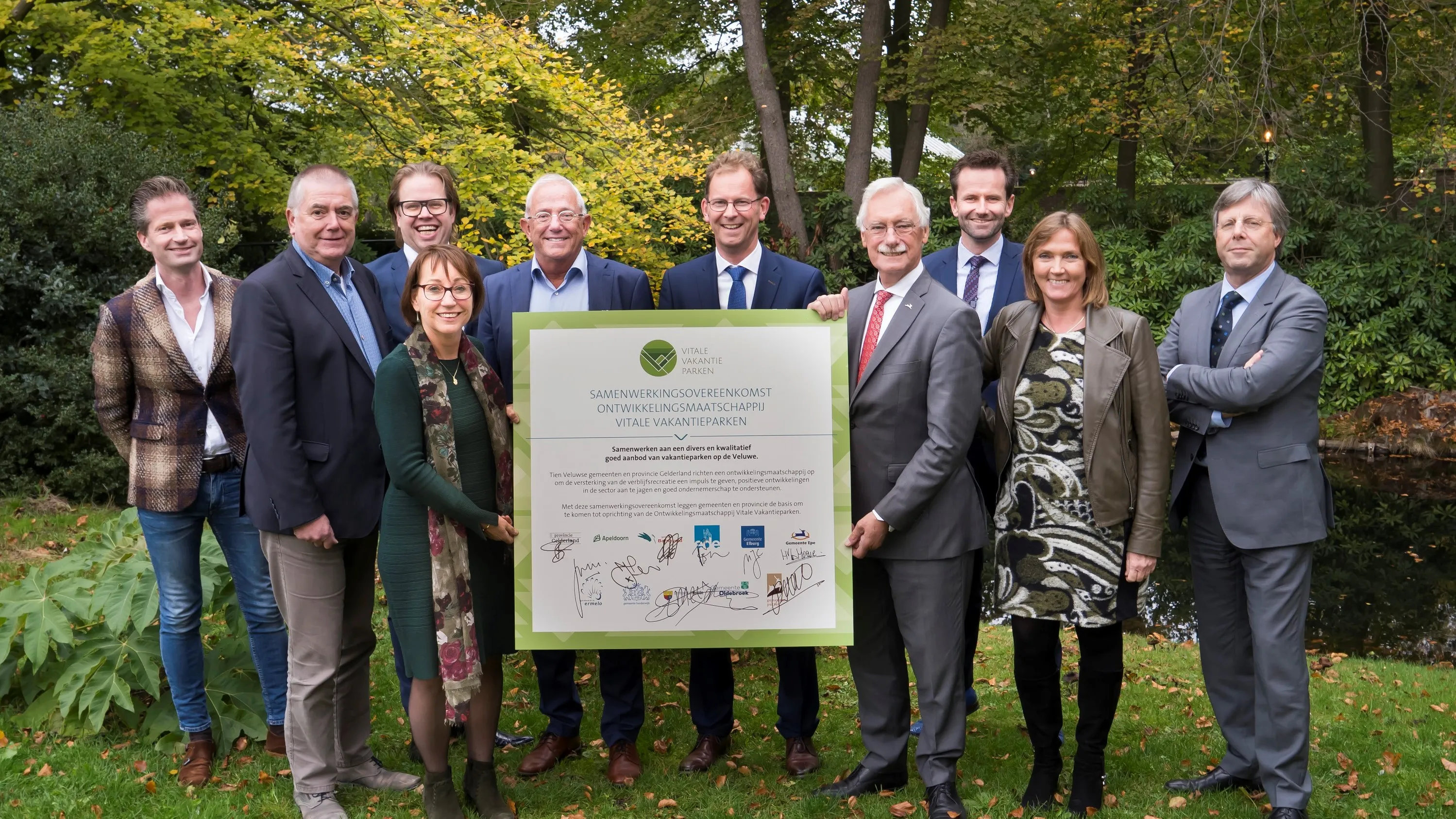 ondertekening samenwerkingsovereenkomst ontwikkelingsmaatschappij vitale vakantieparken