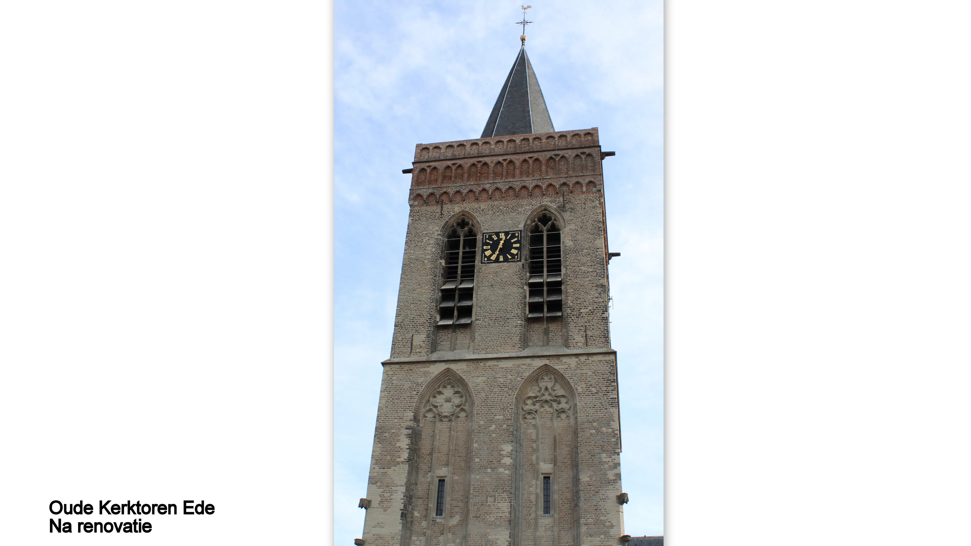 oude kerktoren na renovatie