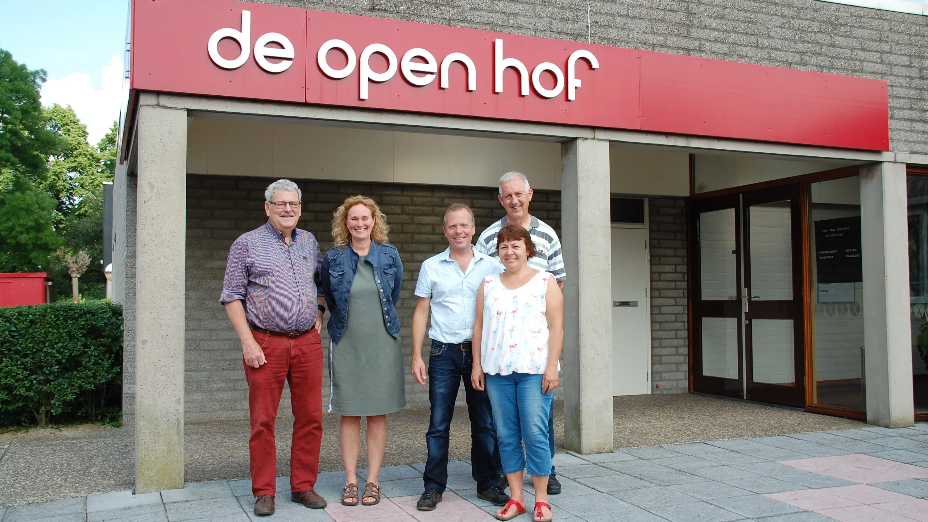 thhe in de open hof