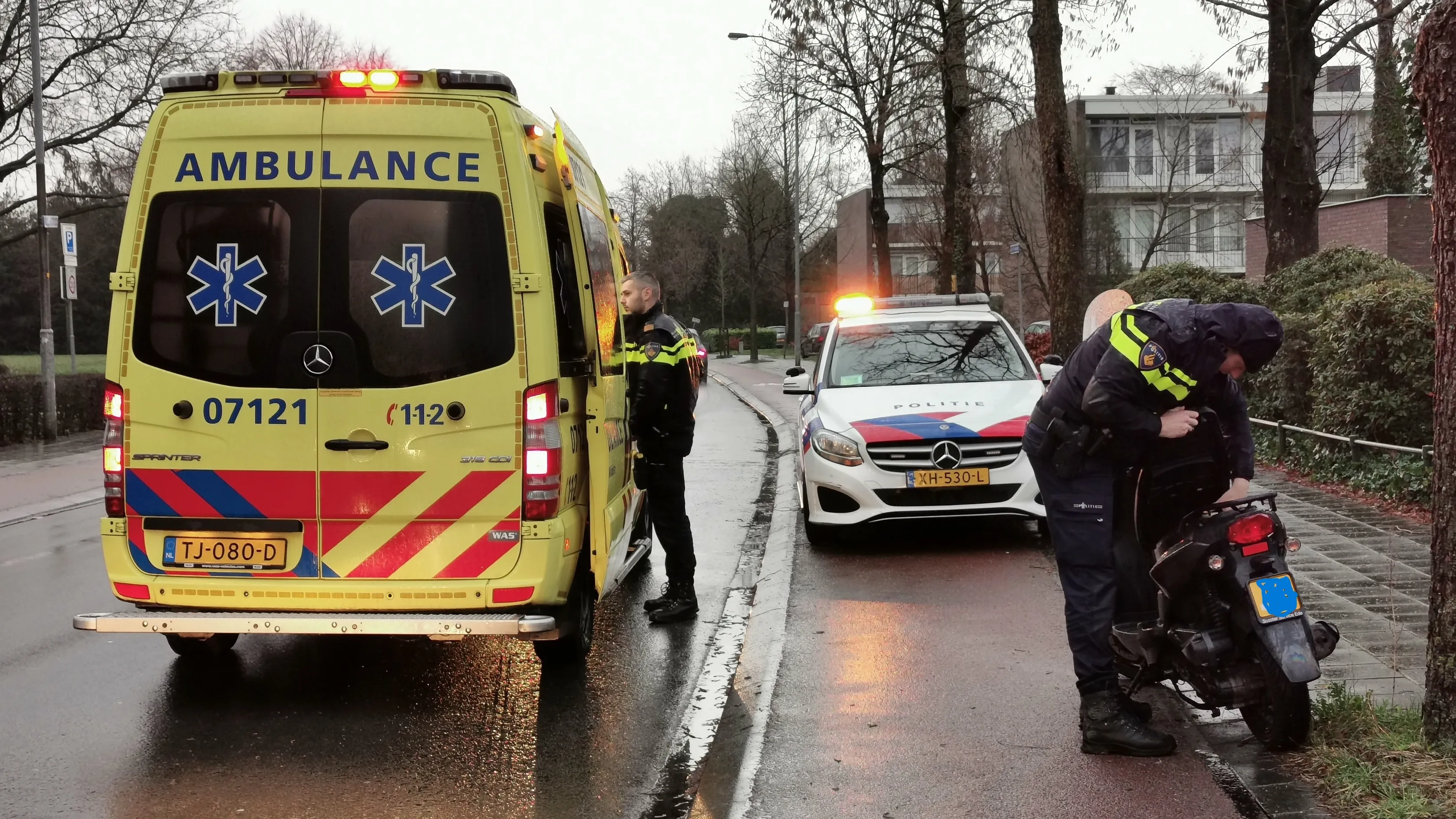 vrouw valt met b rommer