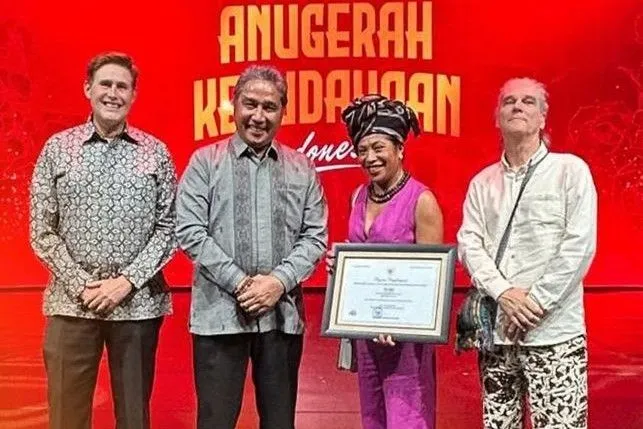 boi akih met de indonesische staatsprijs foto instagram 1