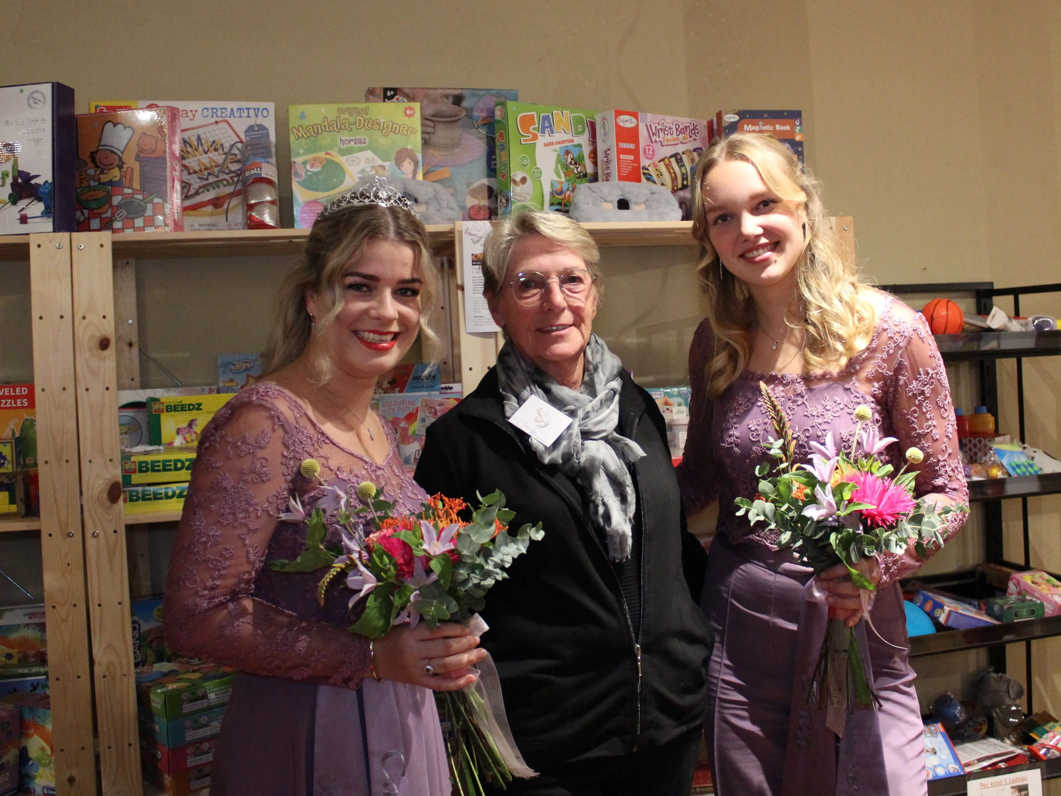 gerda van bergen met heidehoogheden chris ouboter 15 11 24