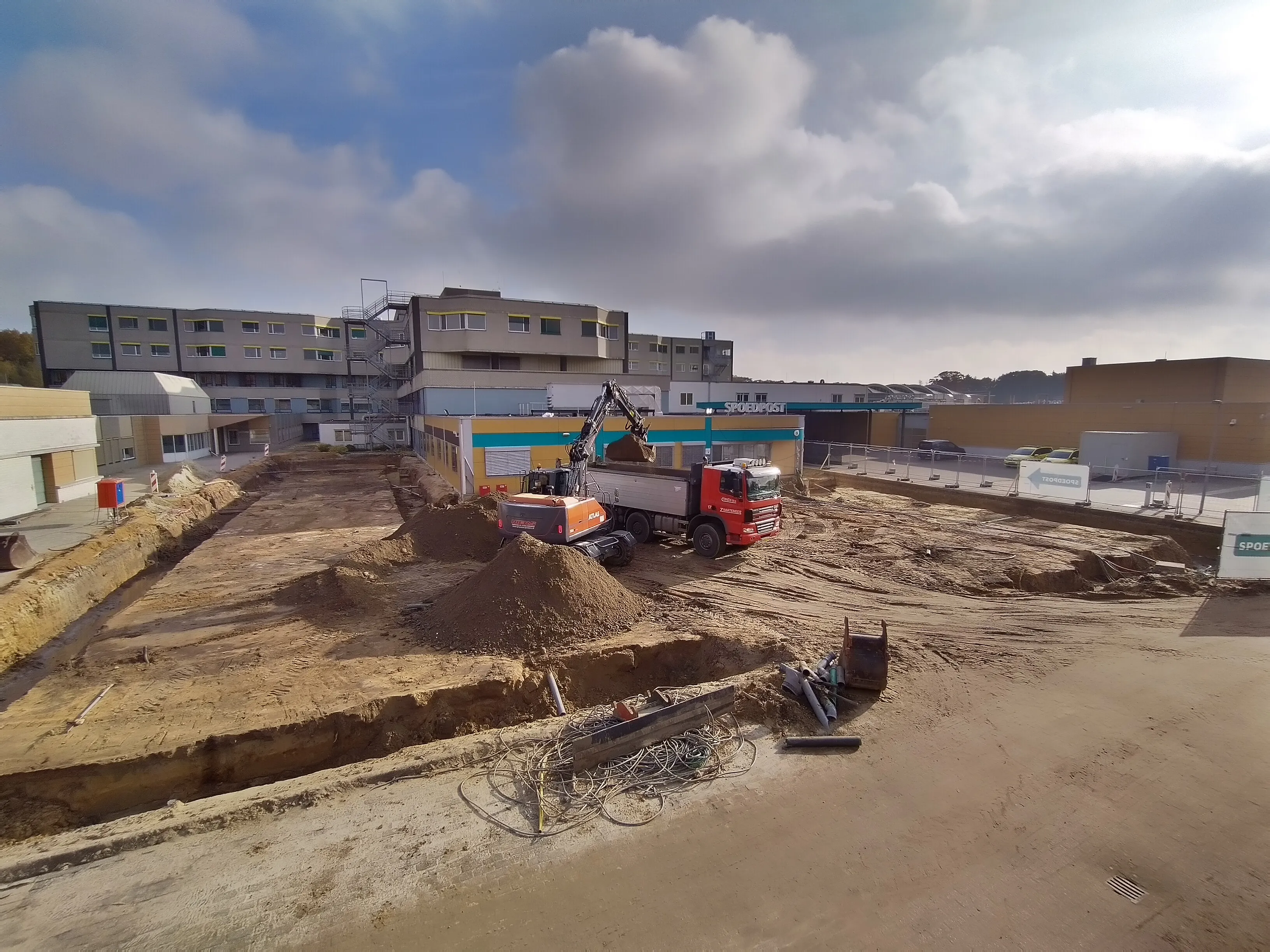 de contouren van de nieuwbouw ehh ccu worden zichtbaar