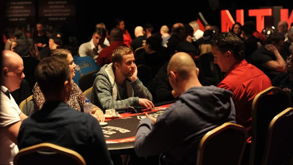 03en poker