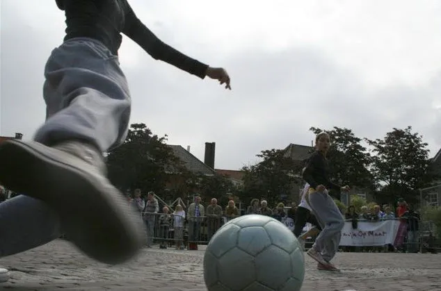 12en straatvoetbal