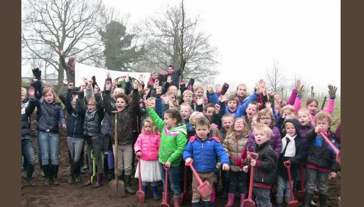 13en bomen planten