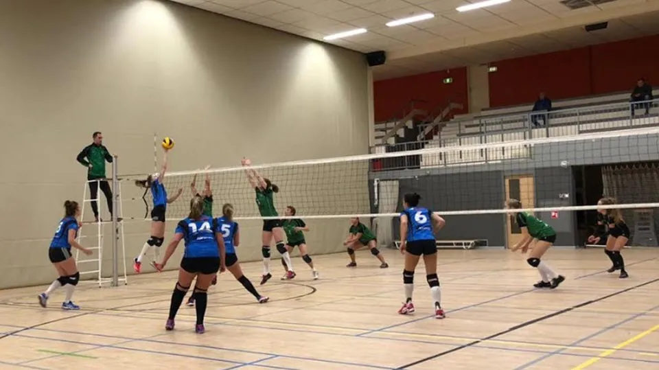 47en pauwervoll