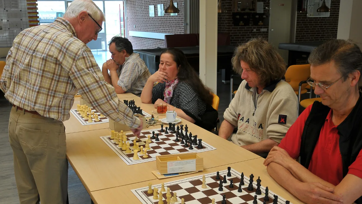 bt47lzj5e0cx0puyz4q7pztot 14en schaaksimultaan 3