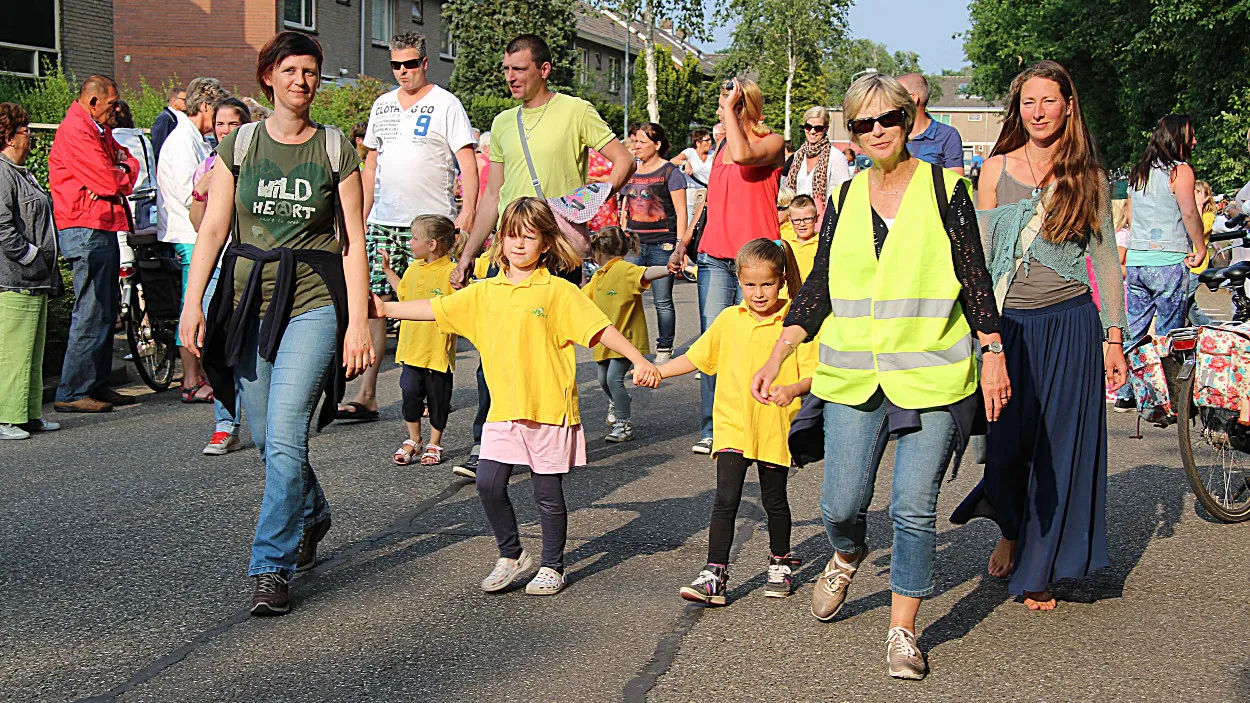 dbu0reks5zoiq2fujghnh2bzr 23en a4 1