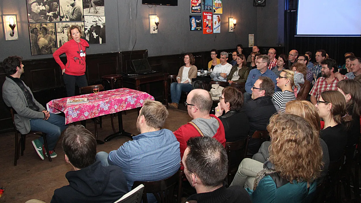 duva6hd55lubqsgncligekas7 09en kroegentocht 1