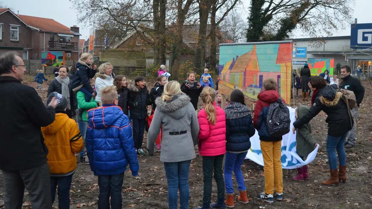 dyu28c12w9w19esavuaajkucn 49en vlishoek