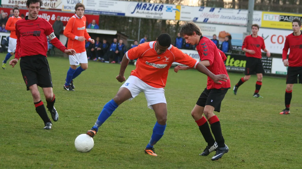 fi2c8fn9mj3rwum8i8tuqplii 09en fc horst j 1