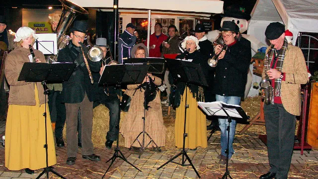 h4a5i5s8pncnlhgs196jfemow 50en kerstmarkt 1