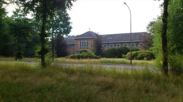 ijnbg75helz19bwfajm4xkfgd 27en kazerne