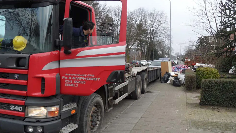 io7kj8k9ufv08r0376kjng52t 06en present 2