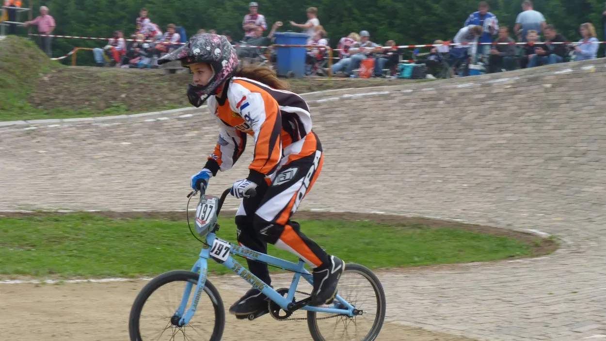 me5m8lvvjw8k6q5gzxiq676ay 39en fietscross