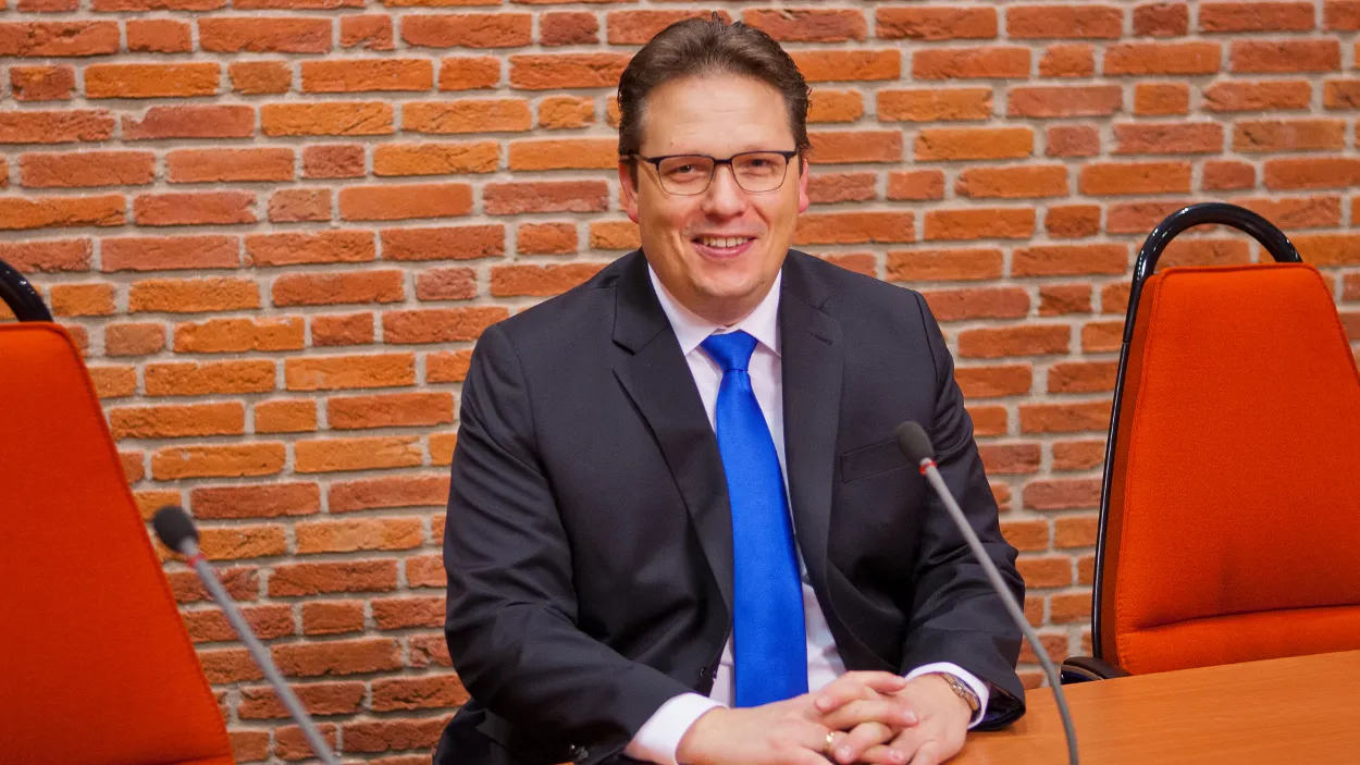 otmz3v5lmjpxm90e73pjk4p8m 07en leo