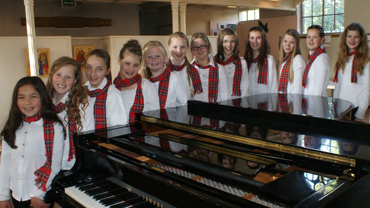 qi7agxue2yoncuw3ulg4t0a3g 49en tienerkoor viva