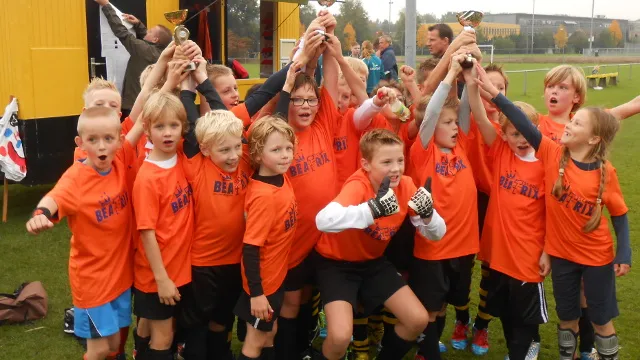 qiez7icl6vx8n338sntuhmzgf 42en schoolvoetbal1