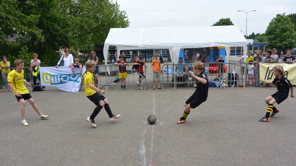 r7ig4w77awmzohq8m4tl0aief 21en straatvoetbal 2