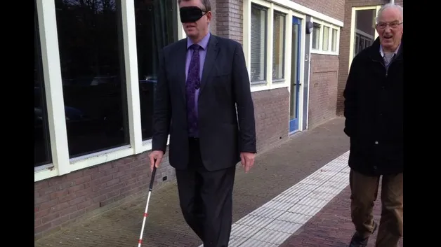 t14n0u24kcedig3uaj67ijklw 44en blind