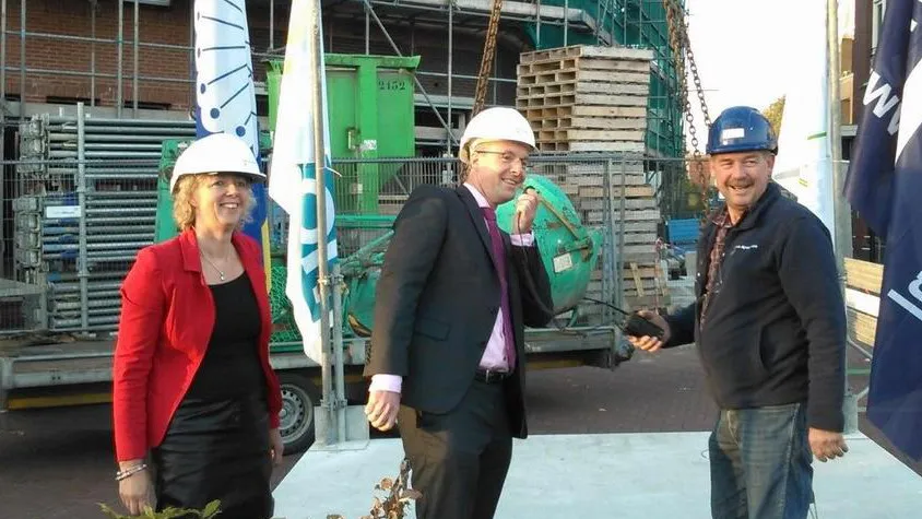 ty6ubmo4sizwm996qfzfcc5tv 44en hoogste punt