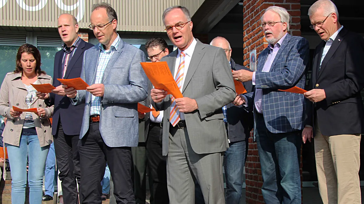 vanpde563falbgu26ox5mizx0 17en aubade 2