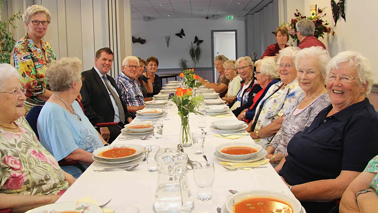 xsiqbbug7udledf8fy91j2ebc 24en eetgroep 1