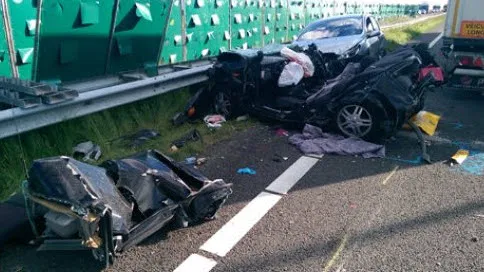 zkkqxxzjwla2er7fcah4mncee 21en ongeluk