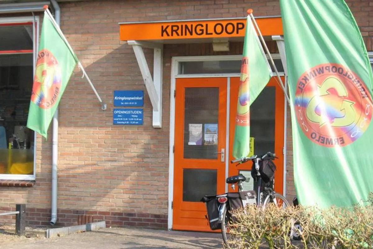 17EN PresentKringloopwinkel