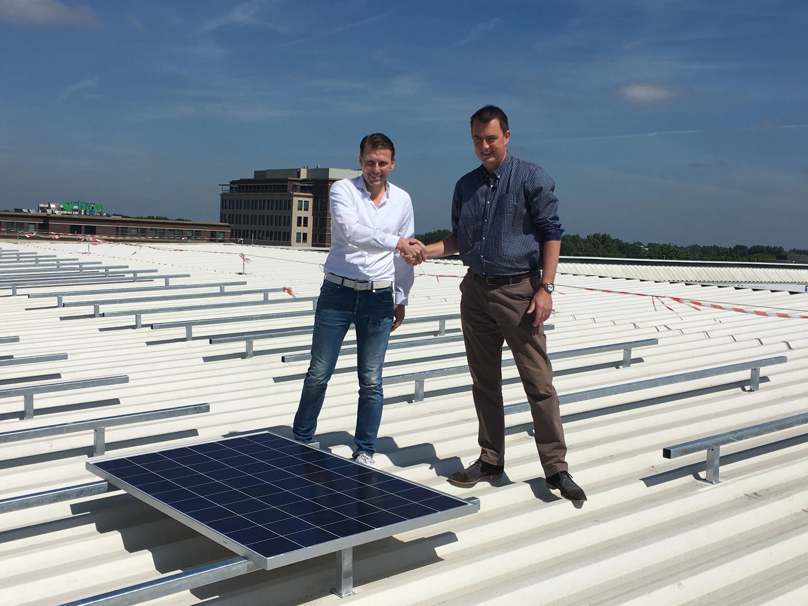 de beer en goetzee op dak nac img 0813