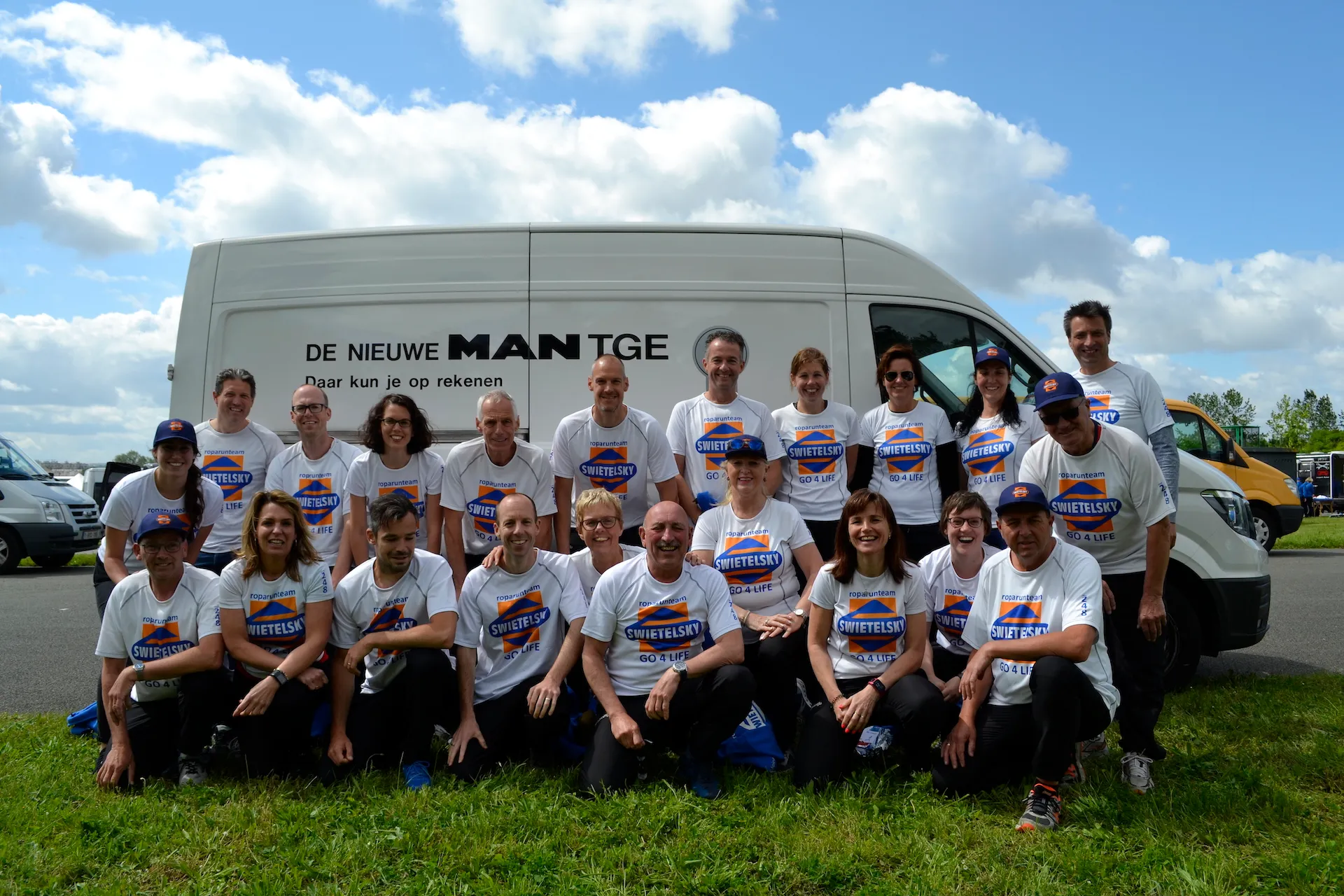 dsc3183 sponsor cateringbus