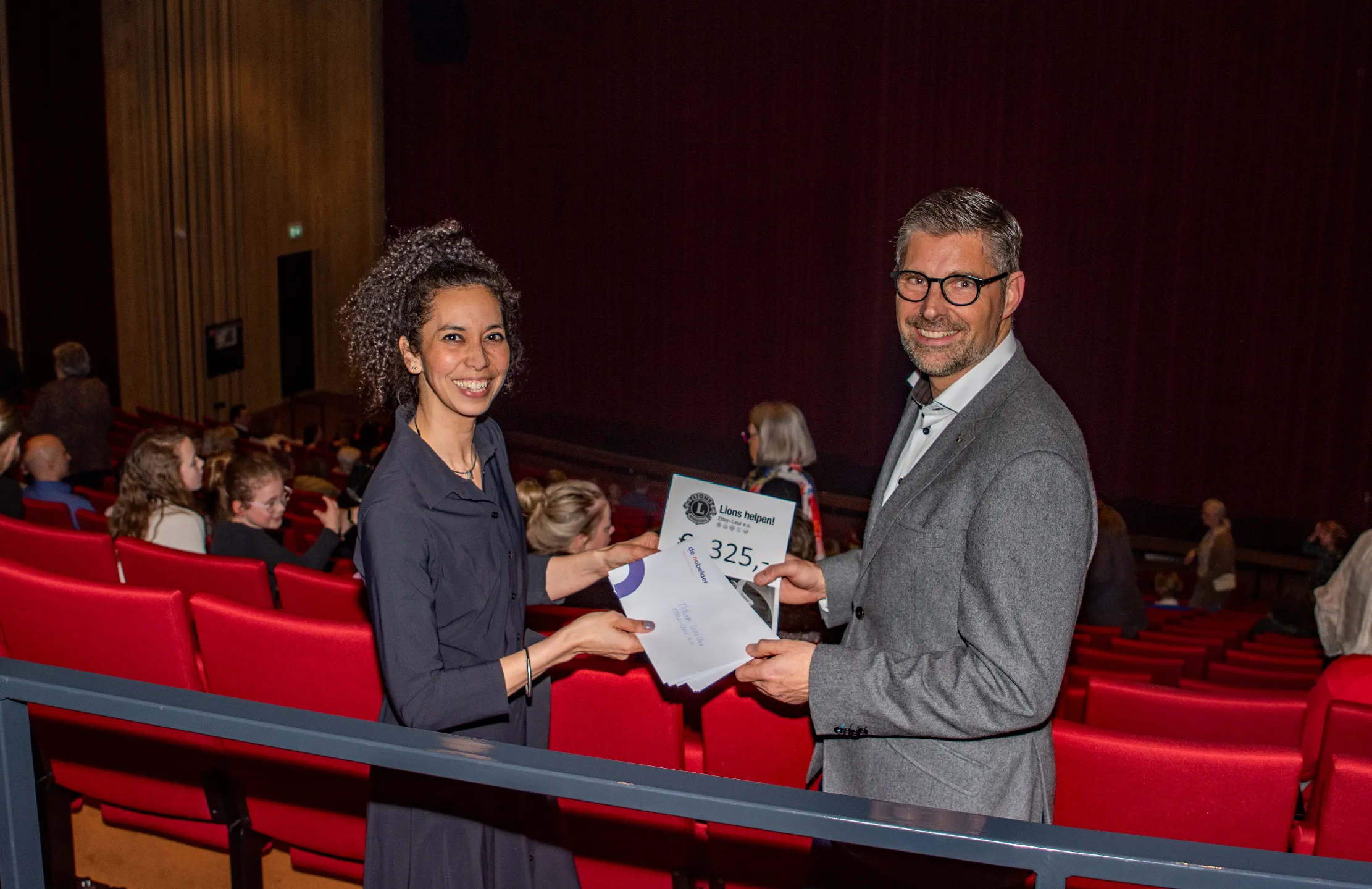 lions maken theaterbezoek mogelijk cad van den wijngaart
