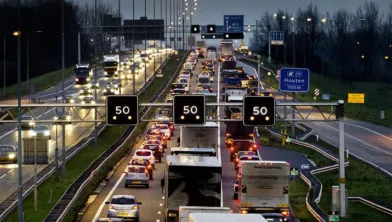 mensen vaker en langer in file