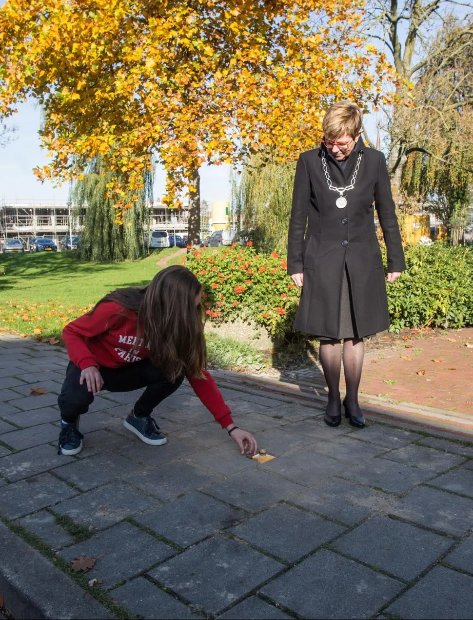stolperstein rosa andriesse bgm de vries en jip van de ven