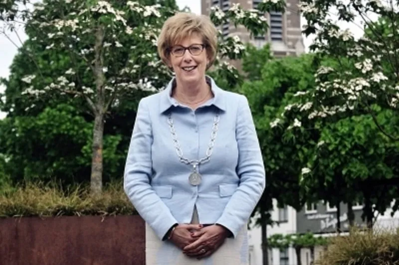 vertrek burgemeester etten leur1