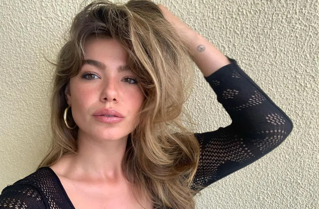 abbey hoes leukste actrice van nederland