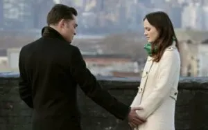 chuck ed westwick e blair leighton meester in una scena dell episodio shattered bass di gossip girl 203377 jpg 400x250 crop q85 300x188