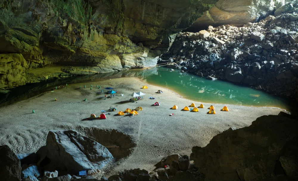 grootste grot vietnam strand femfem