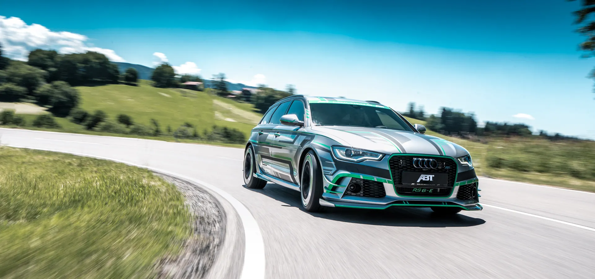 abt audi rs6 e concept front fahrend 13