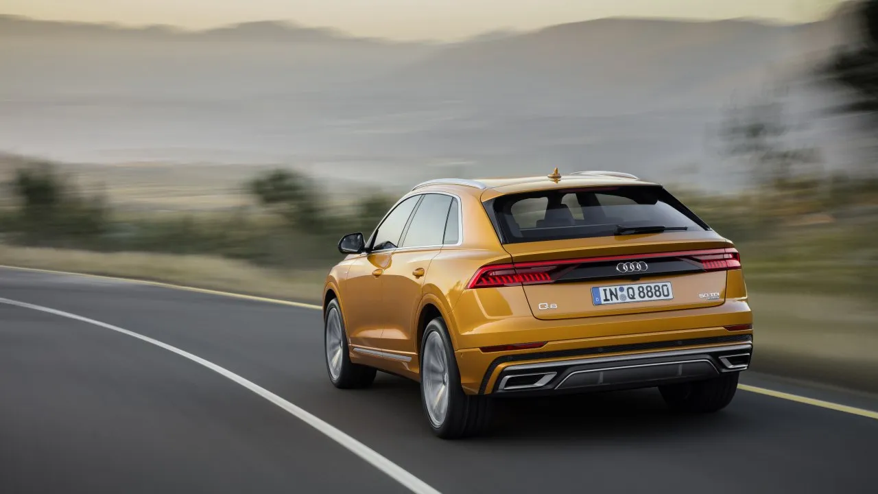 audi q8 12